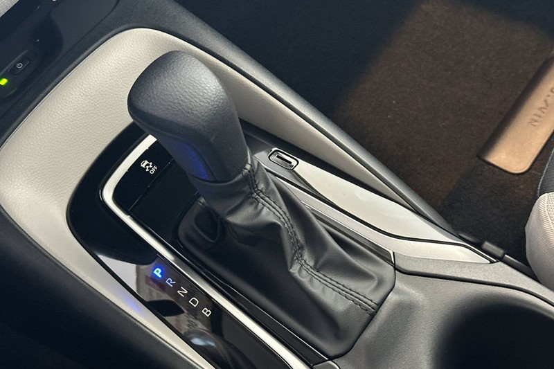 Toyota Corolla Vehicle Full-screen Gallery Image 21