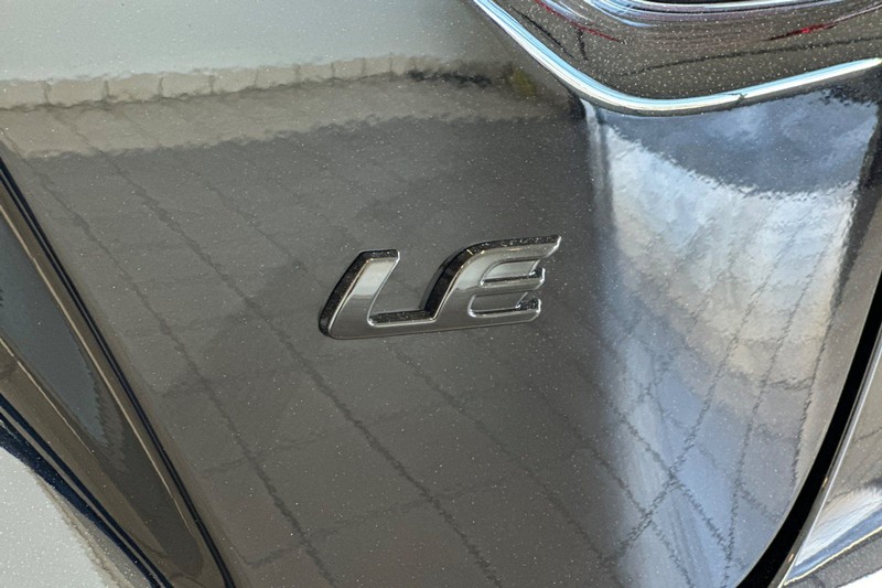 Toyota Corolla Vehicle Full-screen Gallery Image 27