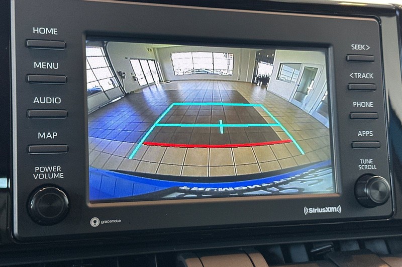 Toyota RAV4 Hybrid Vehicle Full-screen Gallery Image 19