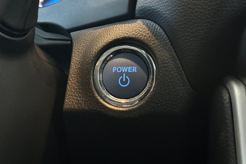 Toyota RAV4 Hybrid Vehicle Full-screen Gallery Image 22