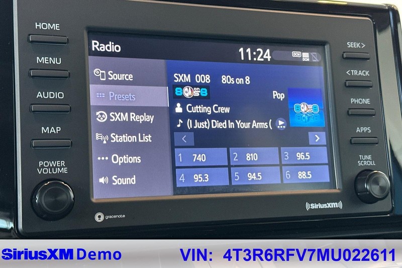 Toyota RAV4 Hybrid Vehicle Full-screen Gallery Image 28