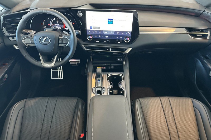 Lexus RX Vehicle Full-screen Gallery Image 13