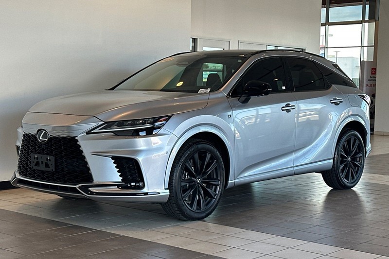 Lexus RX Vehicle Full-screen Gallery Image 08