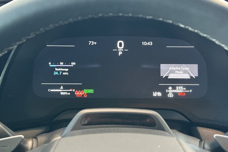 Lexus RX Vehicle Full-screen Gallery Image 25