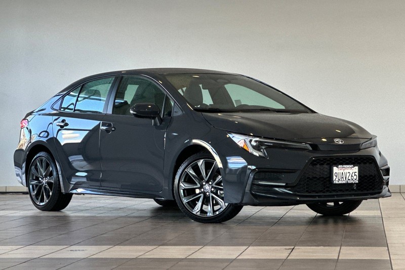 Toyota Corolla Vehicle Full-screen Gallery Image 02