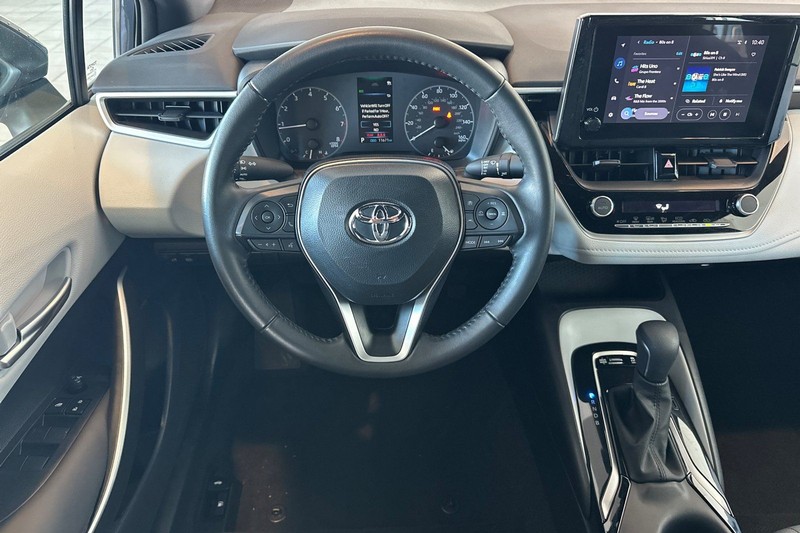 Toyota Corolla Vehicle Full-screen Gallery Image 14