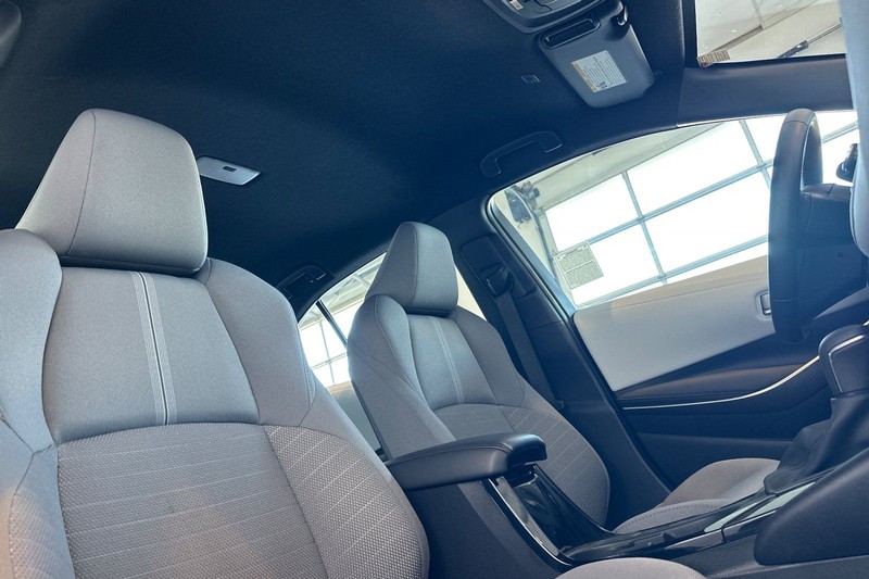 Toyota Corolla Vehicle Full-screen Gallery Image 16