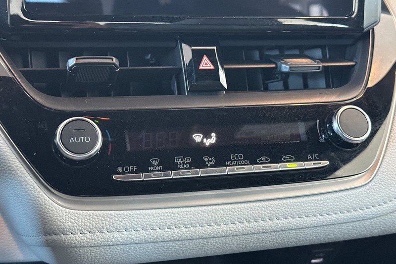 Toyota Corolla Vehicle Full-screen Gallery Image 20