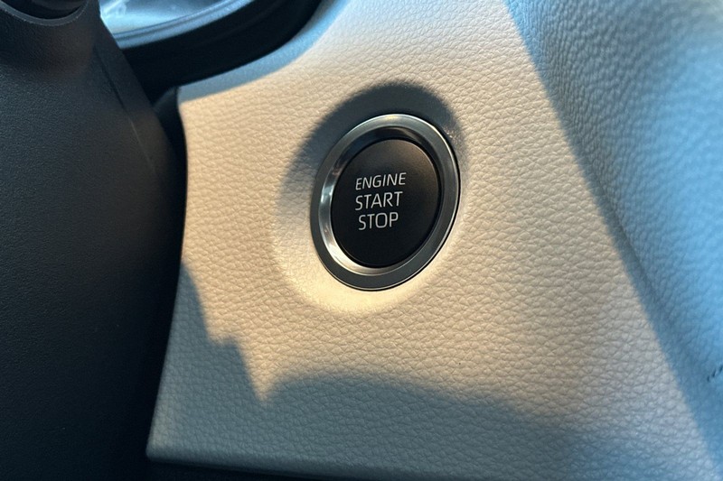 Toyota Corolla Vehicle Full-screen Gallery Image 22