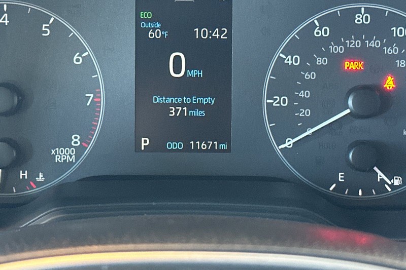 Toyota Corolla Vehicle Full-screen Gallery Image 25