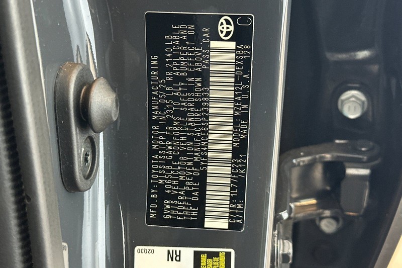 Toyota Corolla Vehicle Full-screen Gallery Image 29