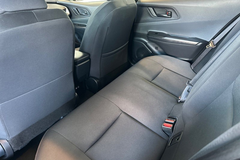 Toyota Prius Vehicle Full-screen Gallery Image 12