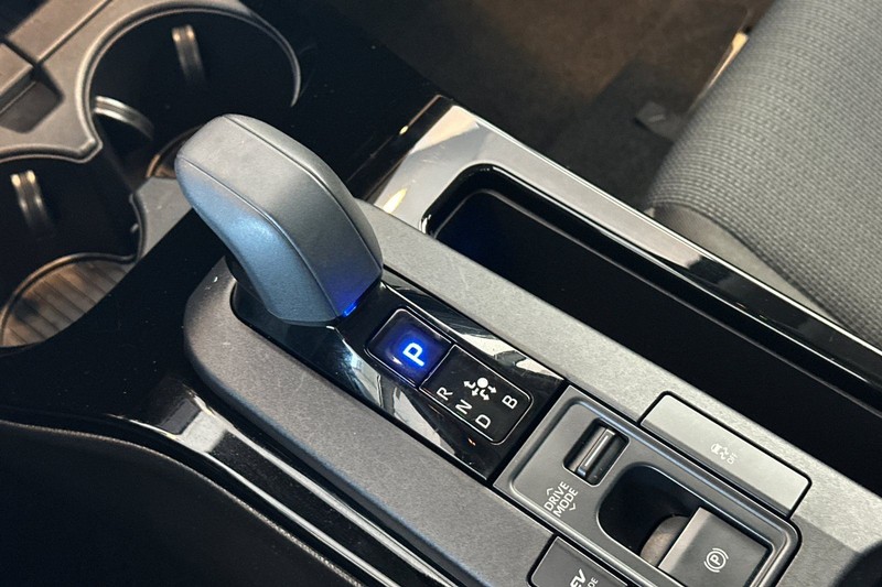 Toyota Prius Vehicle Full-screen Gallery Image 22