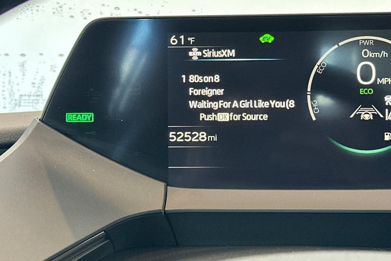 Toyota Prius Vehicle Full-screen Gallery Image 26