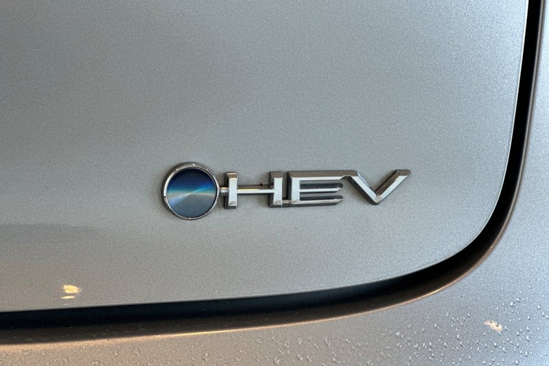 Toyota Prius Vehicle Full-screen Gallery Image 28