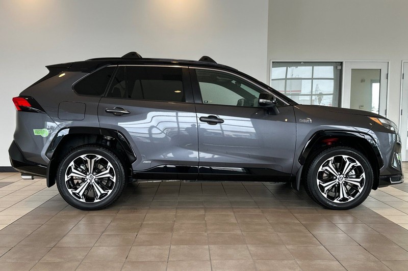 Toyota RAV4 Prime Vehicle Full-screen Gallery Image 03