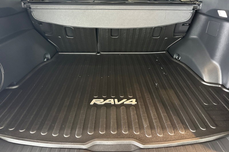 Toyota RAV4 Prime Vehicle Full-screen Gallery Image 15