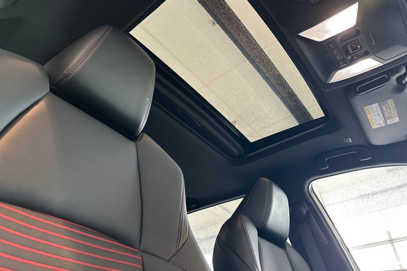 Toyota RAV4 Prime Vehicle Full-screen Gallery Image 17