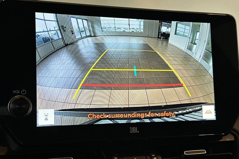 Toyota RAV4 Prime Vehicle Full-screen Gallery Image 20