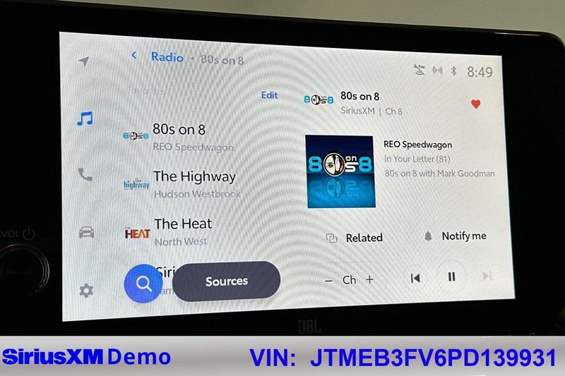 Toyota RAV4 Prime Vehicle Full-screen Gallery Image 29