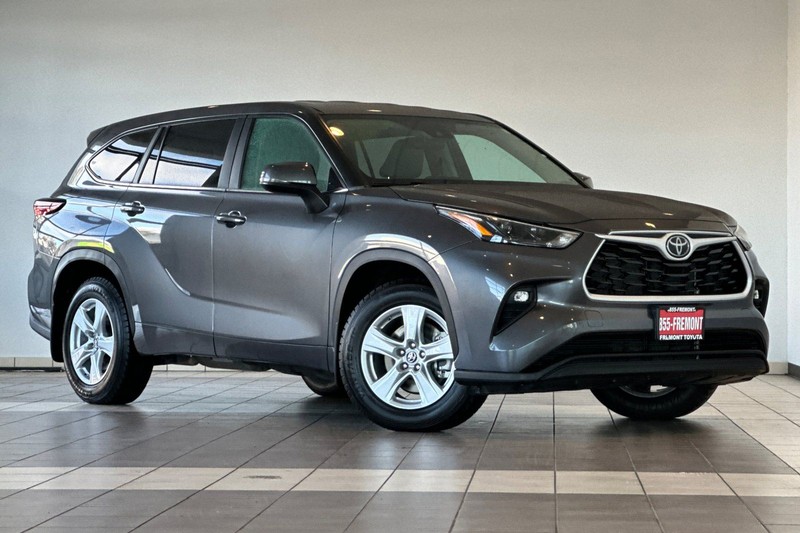 Toyota Highlander Vehicle Full-screen Gallery Image 02