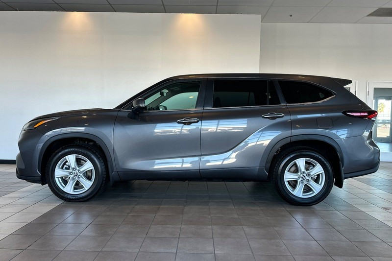 Toyota Highlander Vehicle Full-screen Gallery Image 07