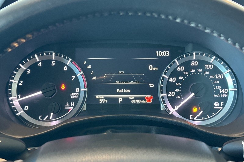 Toyota Highlander Vehicle Full-screen Gallery Image 25