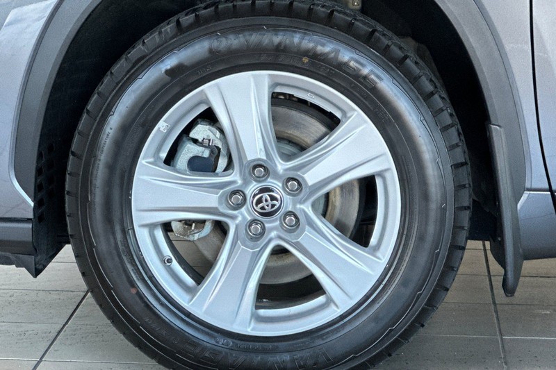 Toyota Highlander Vehicle Full-screen Gallery Image 27