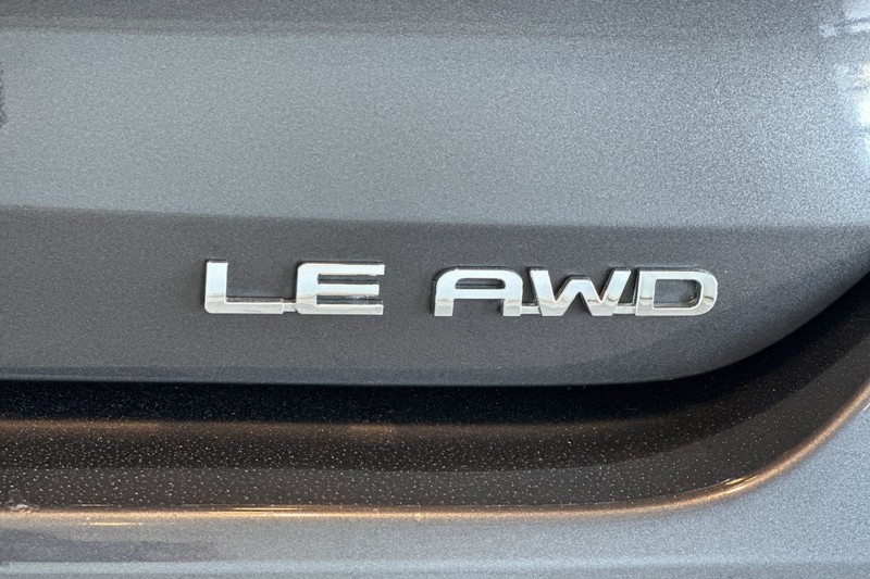 Toyota Highlander Vehicle Full-screen Gallery Image 28