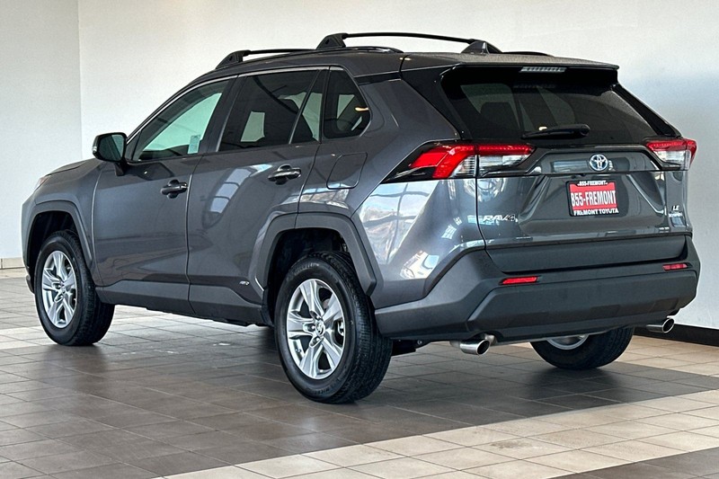 Toyota RAV4 Vehicle Full-screen Gallery Image 06