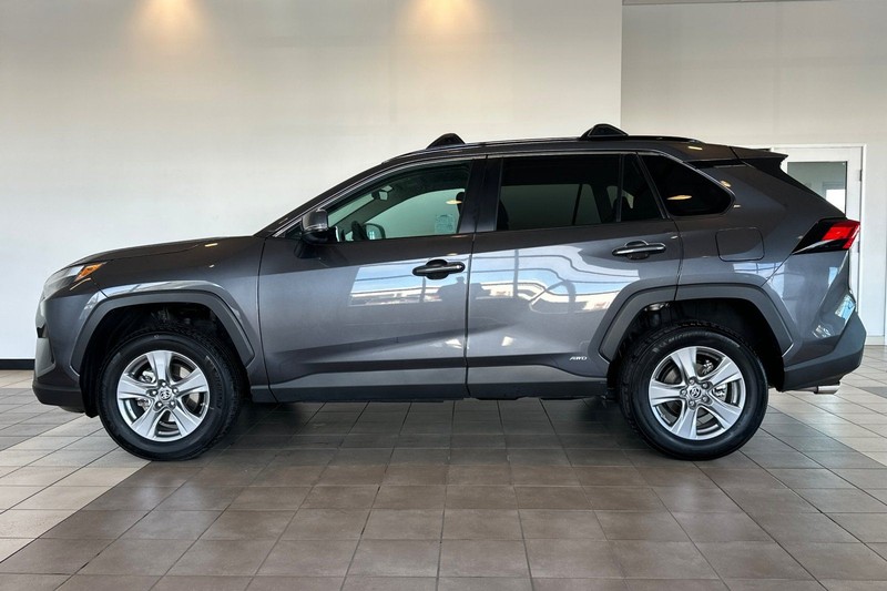 Toyota RAV4 Vehicle Full-screen Gallery Image 07