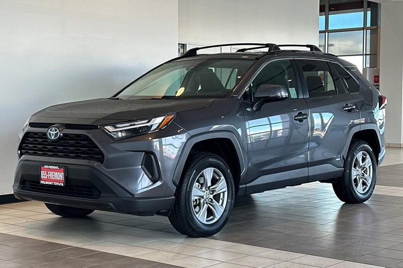 Toyota RAV4 Vehicle Full-screen Gallery Image 08