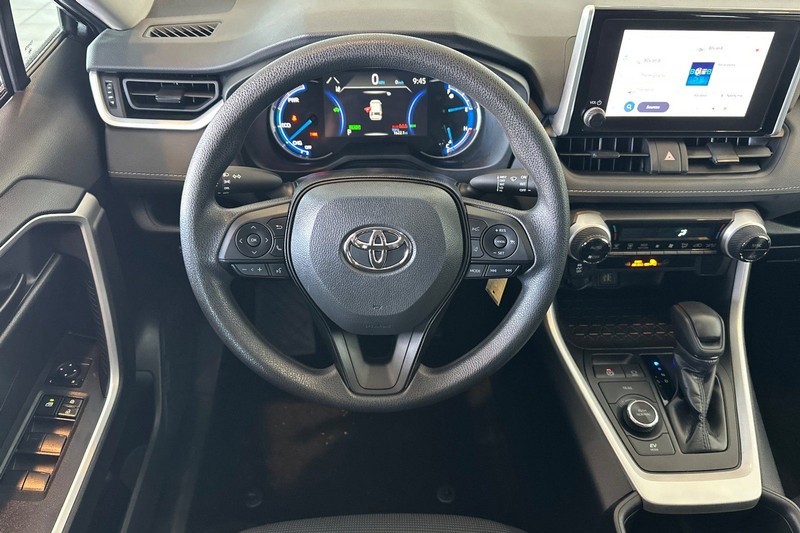 Toyota RAV4 Vehicle Full-screen Gallery Image 14