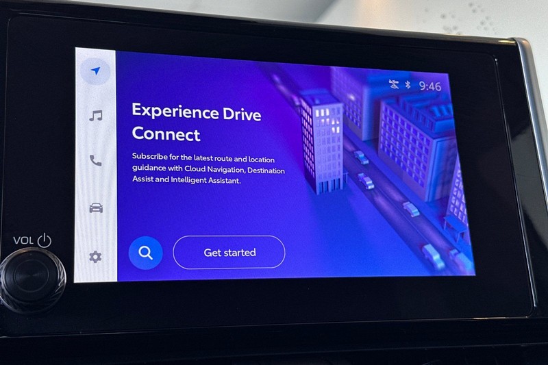 Toyota RAV4 Vehicle Full-screen Gallery Image 19