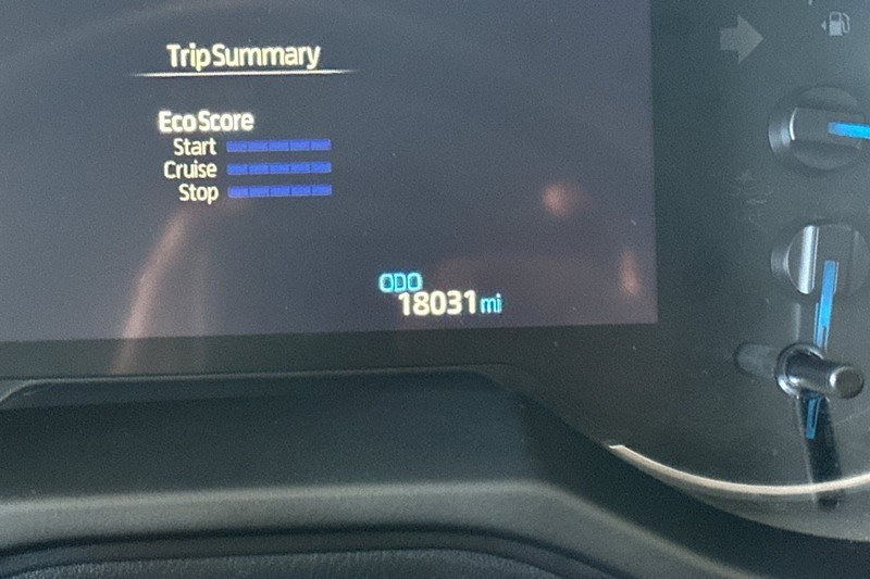 Toyota RAV4 Vehicle Full-screen Gallery Image 25