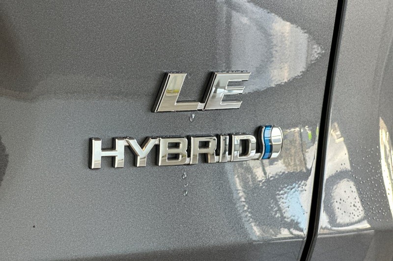 Toyota RAV4 Vehicle Full-screen Gallery Image 27