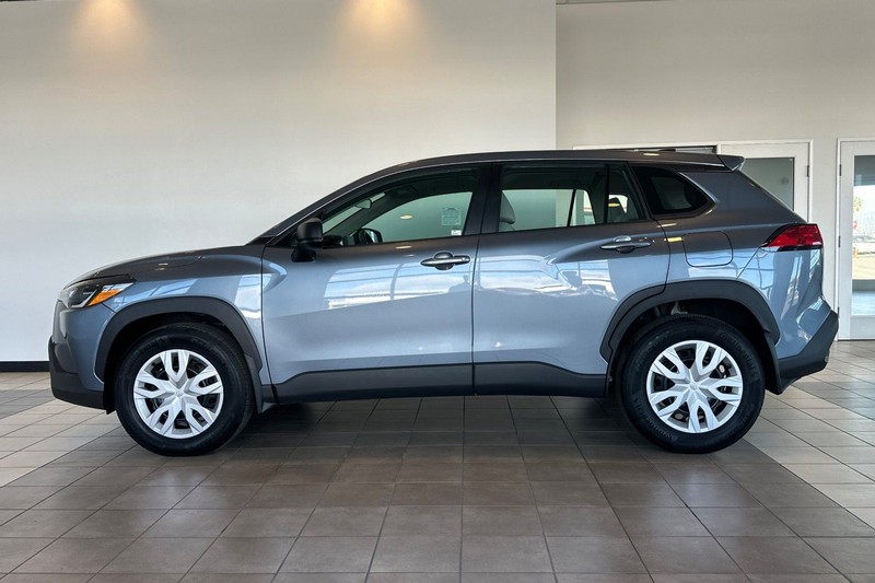 Toyota Corolla Cross Vehicle Full-screen Gallery Image 07