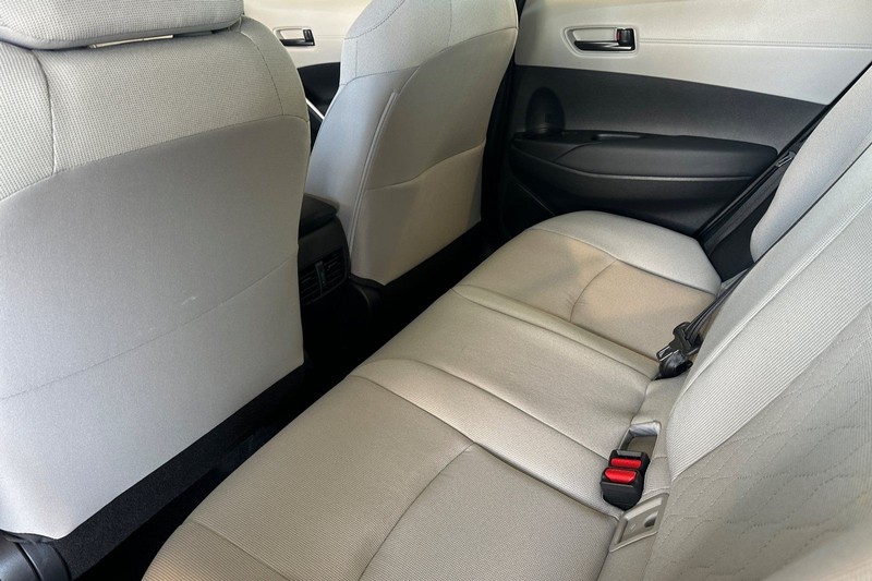 Toyota Corolla Cross Vehicle Full-screen Gallery Image 12