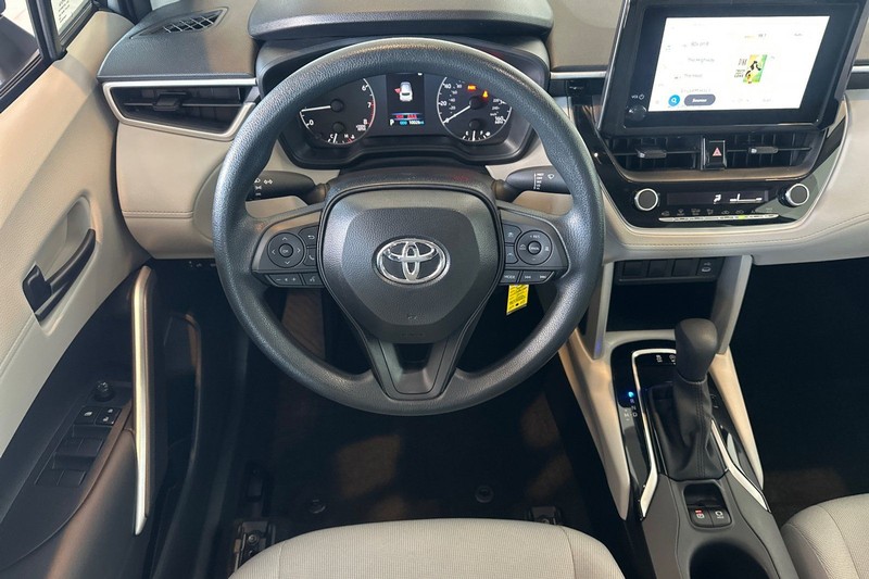 Toyota Corolla Cross Vehicle Full-screen Gallery Image 14