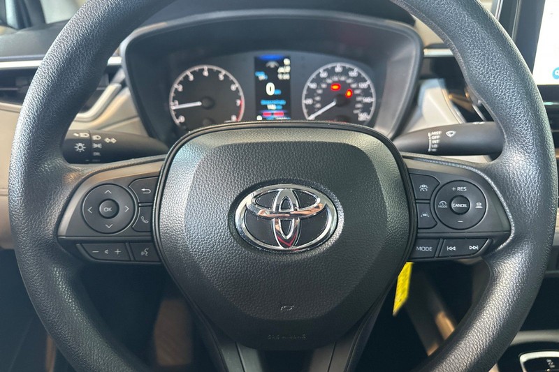 Toyota Corolla Cross Vehicle Full-screen Gallery Image 23