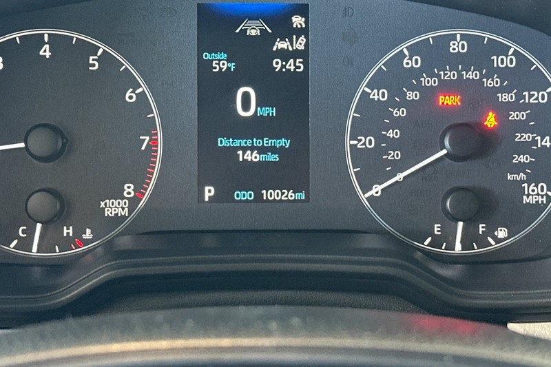 Toyota Corolla Cross Vehicle Full-screen Gallery Image 25