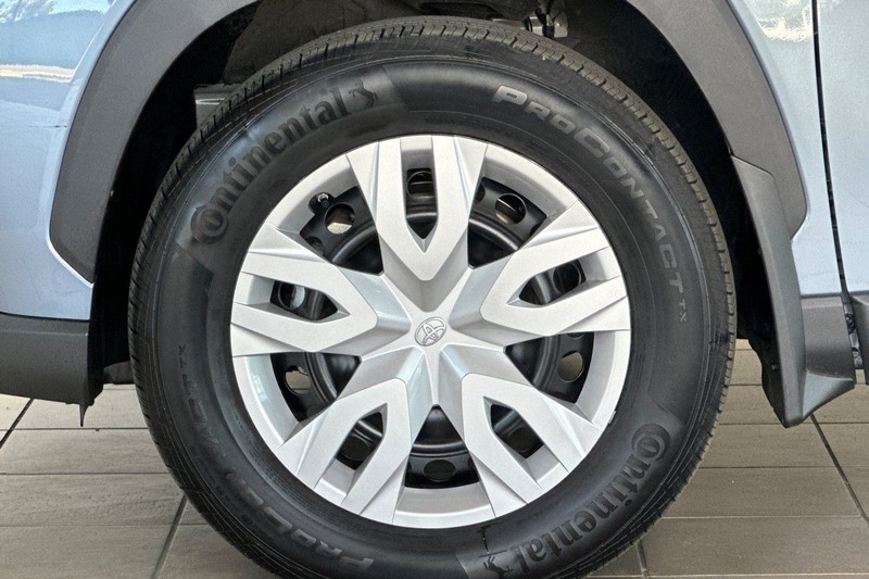 Toyota Corolla Cross Vehicle Full-screen Gallery Image 26