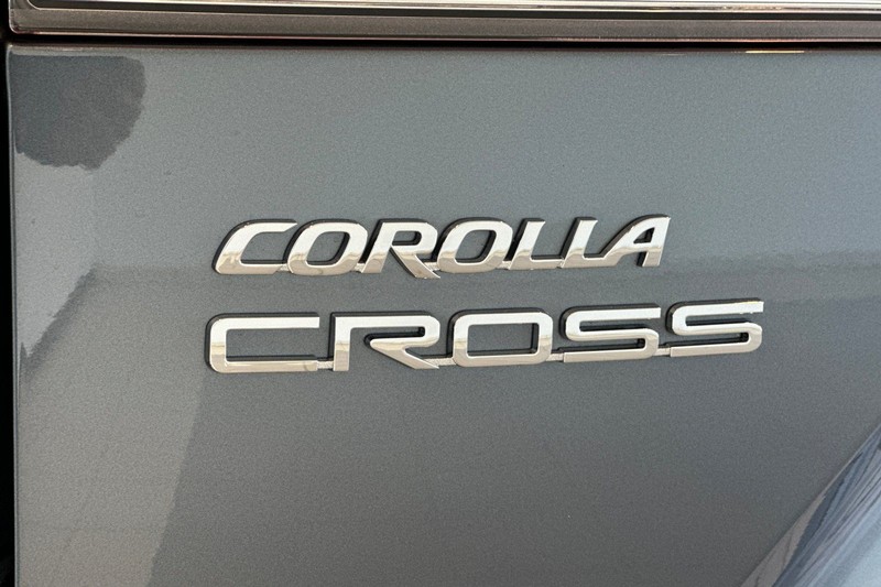 Toyota Corolla Cross Vehicle Full-screen Gallery Image 27
