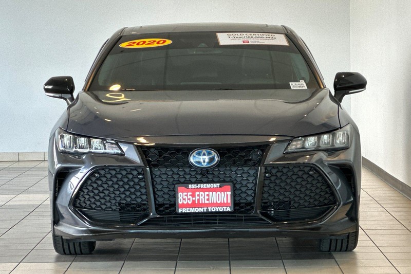 Toyota Avalon Hybrid Vehicle Full-screen Gallery Image 09