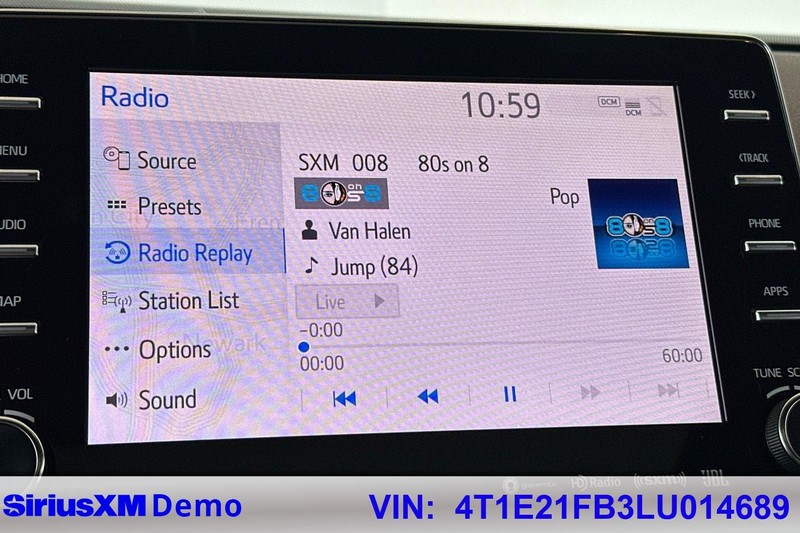 Toyota Avalon Hybrid Vehicle Full-screen Gallery Image 28