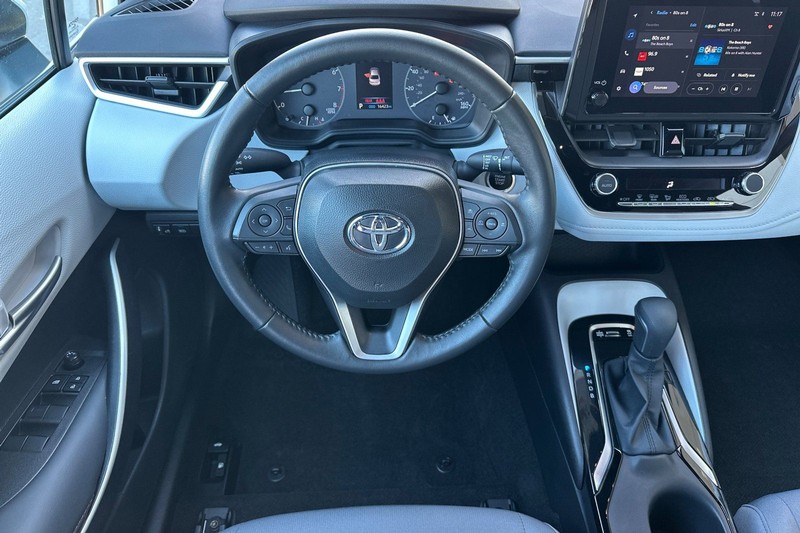 Toyota Corolla Vehicle Full-screen Gallery Image 14