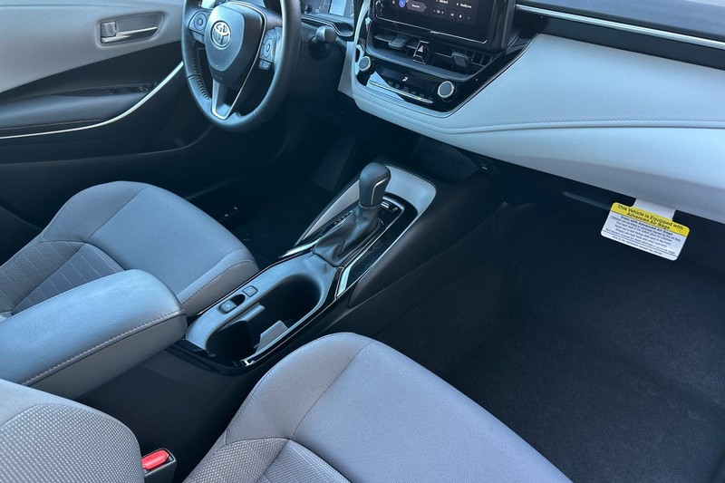 Toyota Corolla Vehicle Full-screen Gallery Image 15