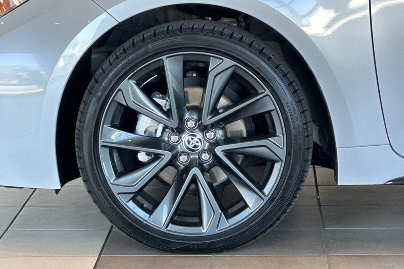 Toyota Corolla Vehicle Full-screen Gallery Image 26