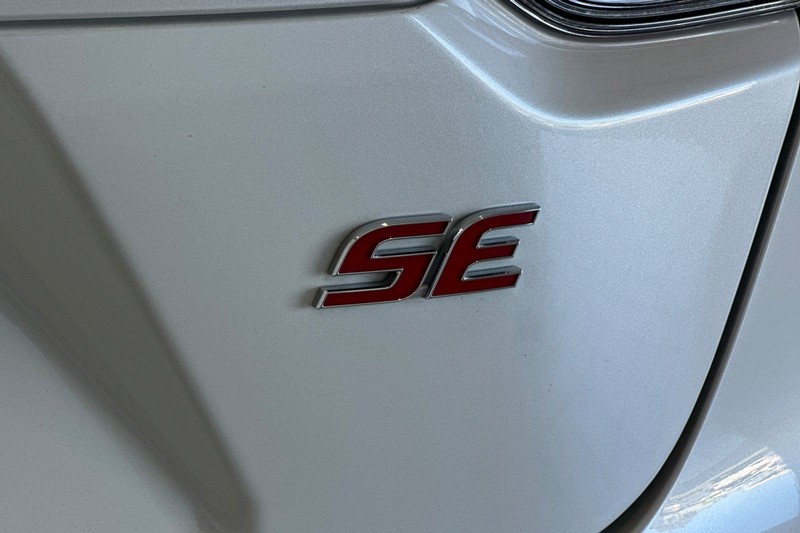 Toyota Corolla Vehicle Full-screen Gallery Image 27