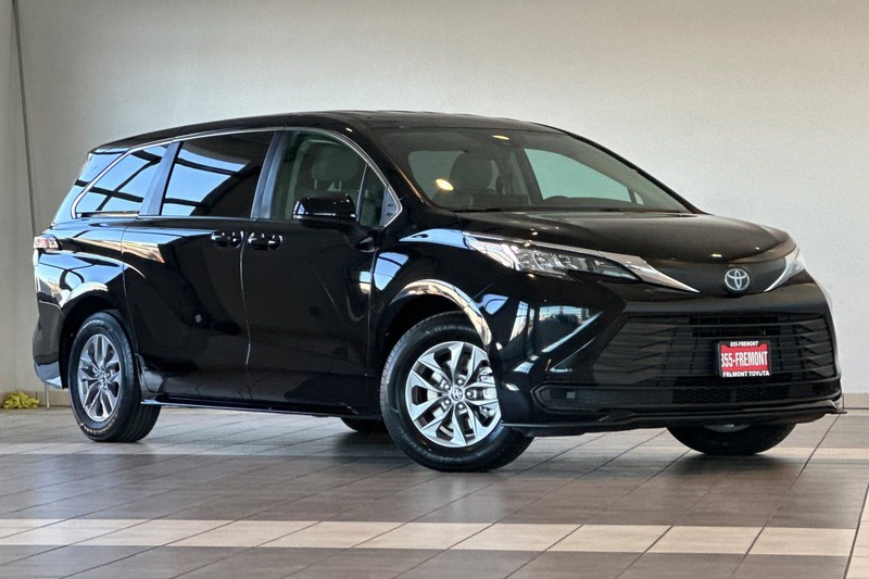 Toyota Sienna Vehicle Full-screen Gallery Image 02